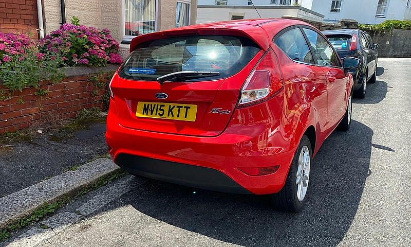 Ford Fiesta Zetec 12...