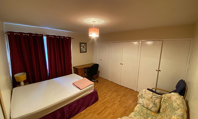 Lovely 3 Bed Hmo Fla...