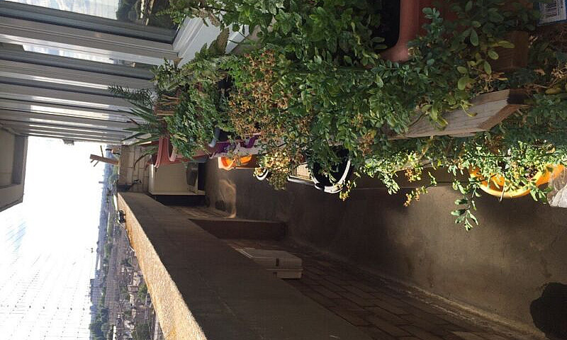3 Bedroom Maisonette...
