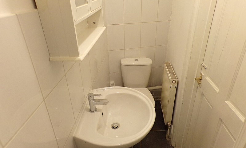 One Bedroom Flat – L...
