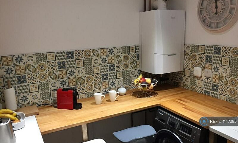 1 Bedroom In Newport...
