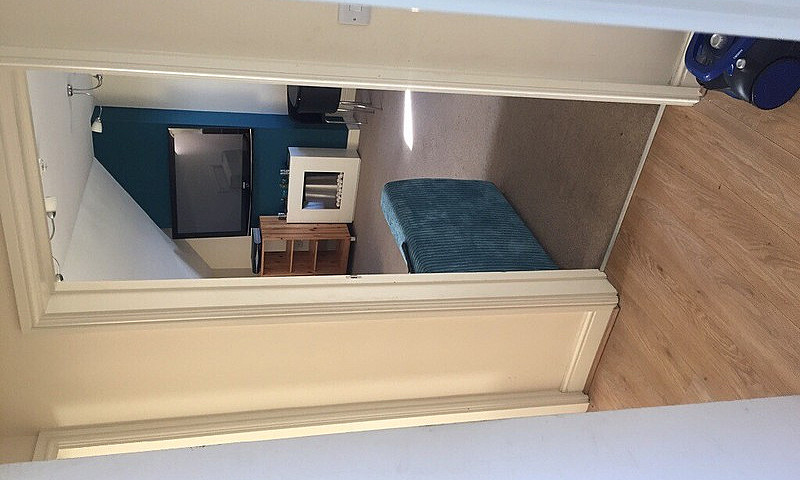 2 Bedroom Flat To Re...