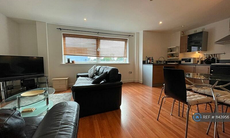 2 Bedroom Flat In Jo...