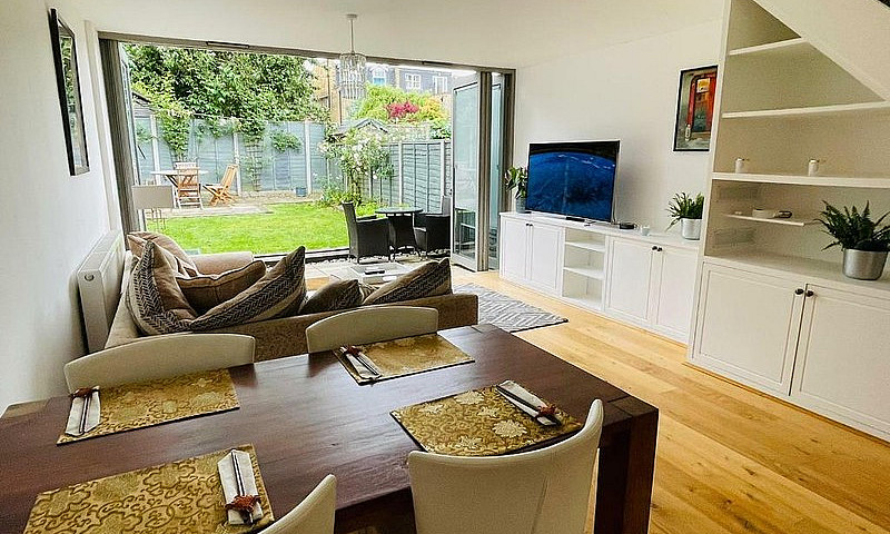2 Bedroom House In B...