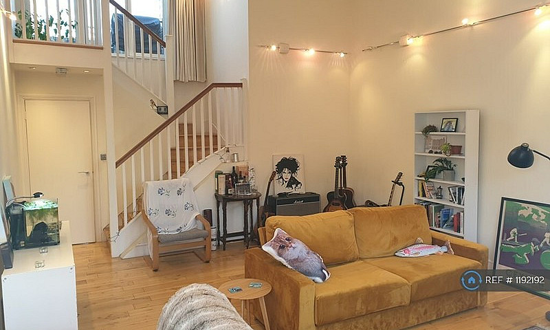 2 Bedroom Flat In Ke...
