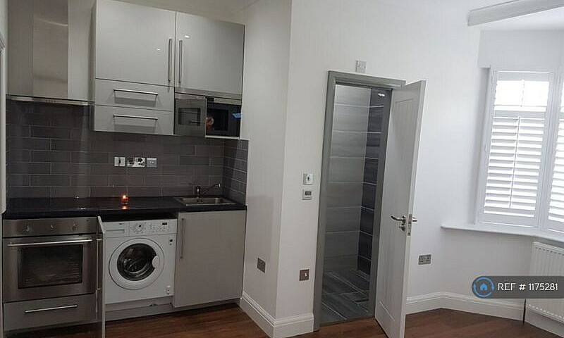 Studio Flat In Old R...