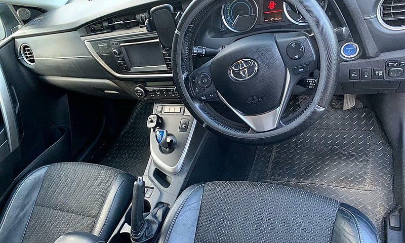 2013 Toyota Auris ...