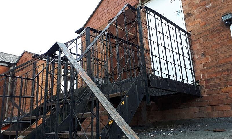 One Bedroom Flat ** ...
