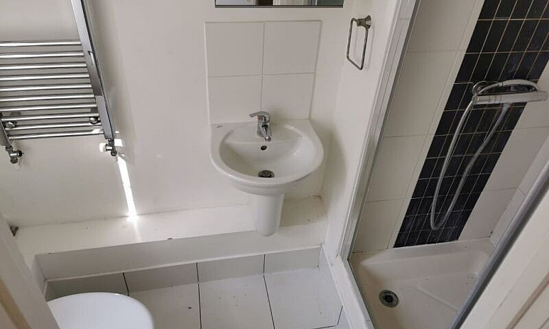 ***Flat-Share*** All...