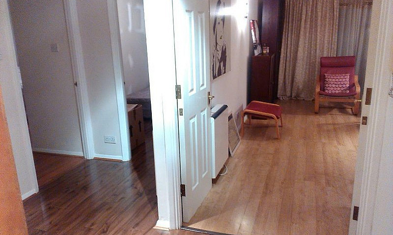 2 Bedroom Flat In Ca...