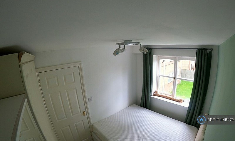 1 Bedroom Flat In Up...