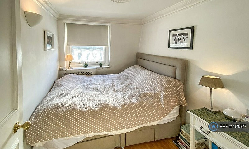 1 Bedroom Flat In On...