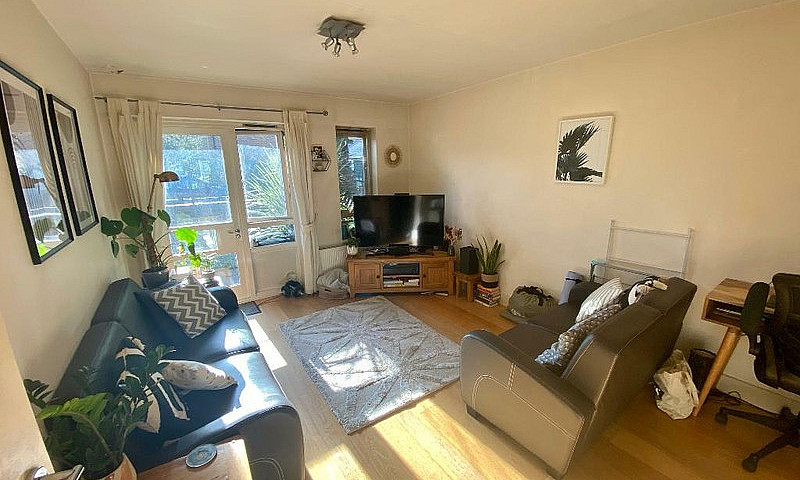 1 Bedroom Flat In Ni...