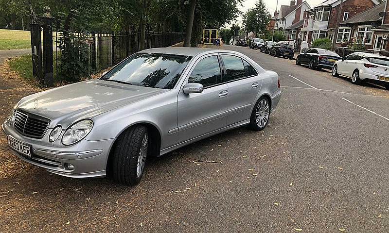 Mercedes E Class E32...