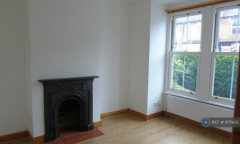 2 Bedroom House In P...