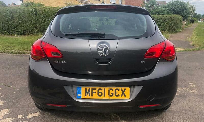 Vauxhall Astra 2012 ...