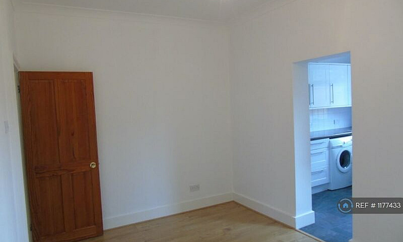 2 Bedroom House In P...