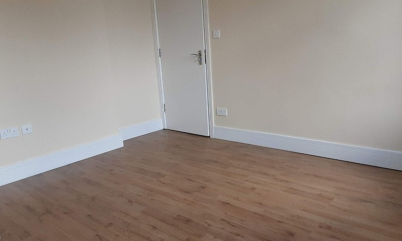 Spacious Studio Avai...