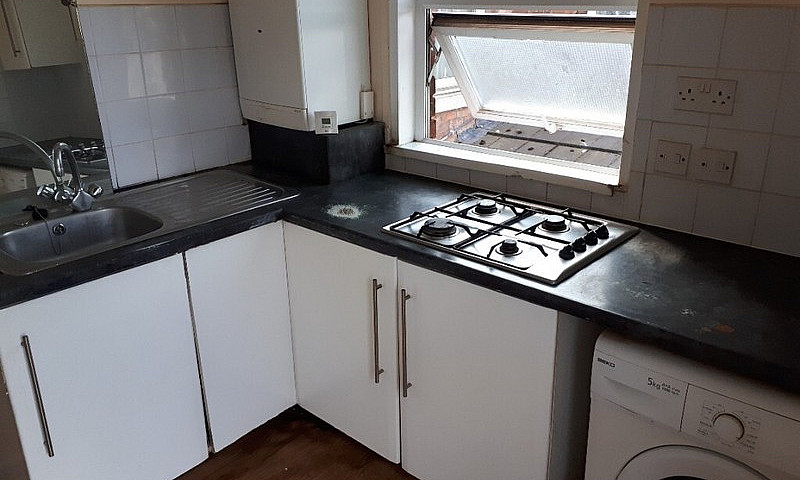 One Bedroom Flat ** ...