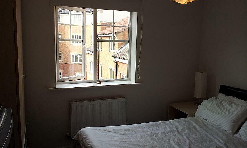 2 Bedroom Flat In Sa...