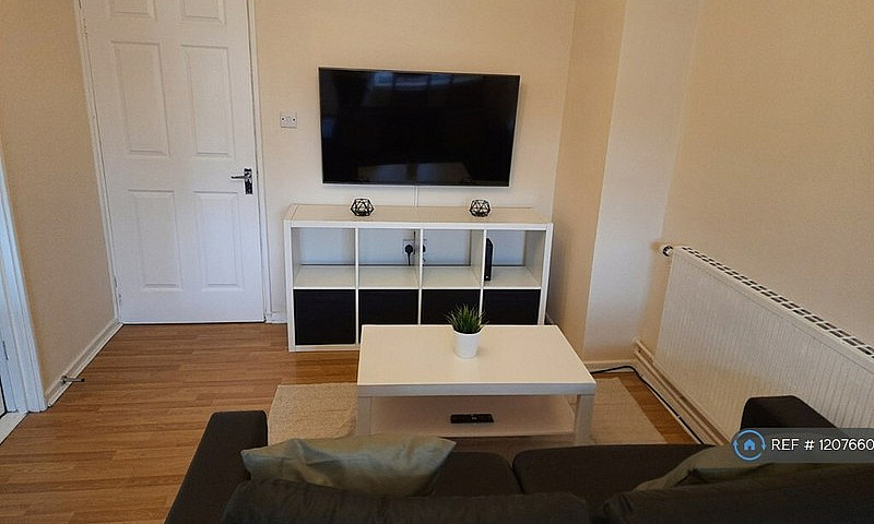 4 Bedroom House In C...