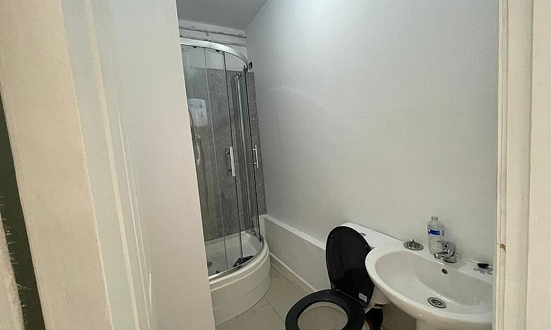 *One Bedroom Studio ...