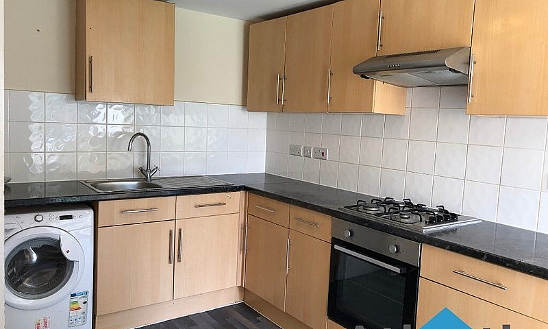 Large 2 Bedroom Spli...