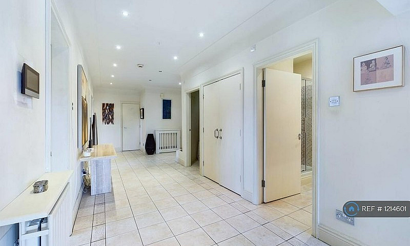 3 Bedroom Flat In Se...