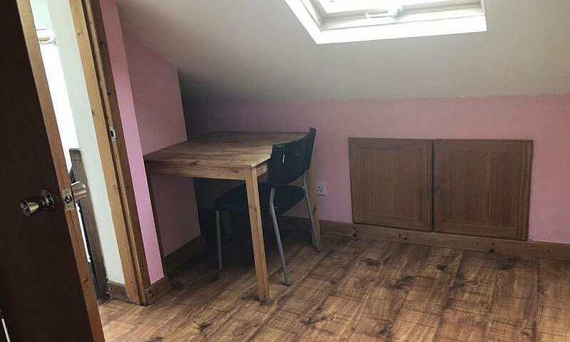 Huge 2 Bedroom Flat ...