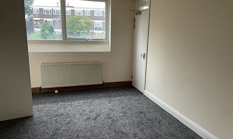 3 Bed Flat With Big ...