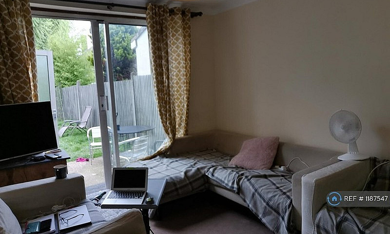 1 Bedroom In Grove R...