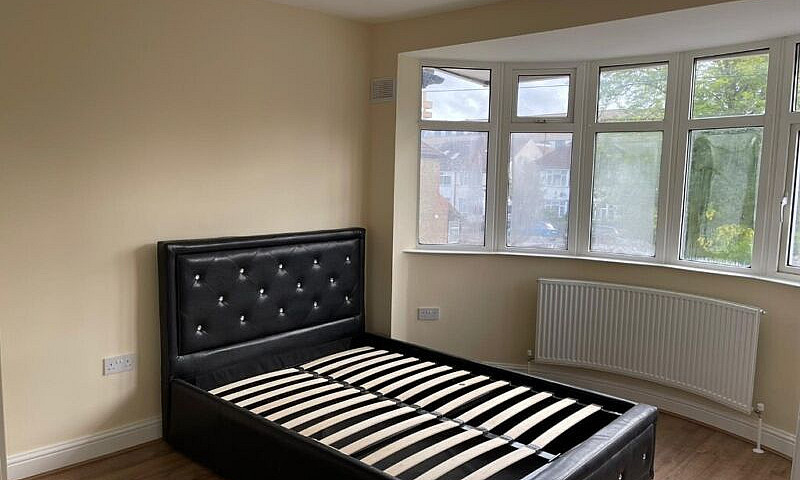 5 Bed Hmo For 6 To R...