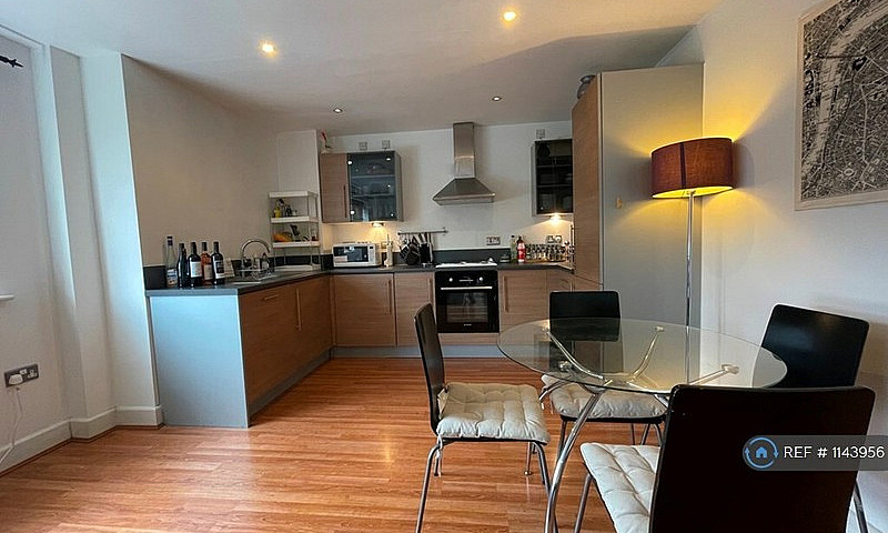 2 Bedroom Flat In Jo...