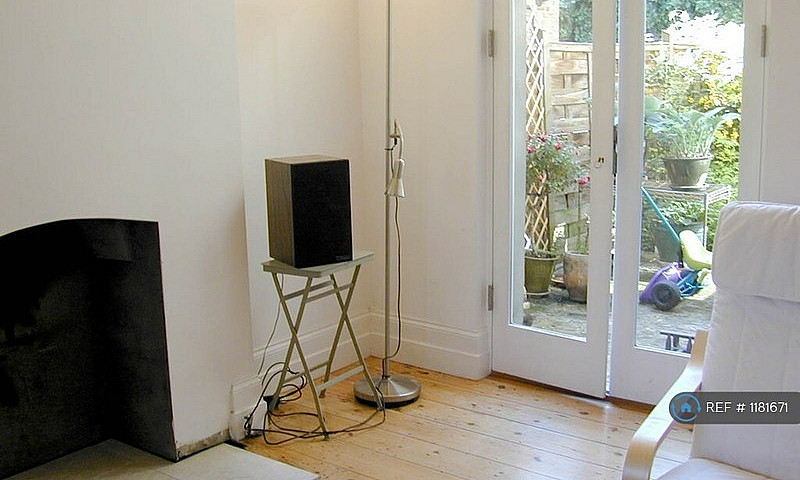 3 Bedroom House In E...