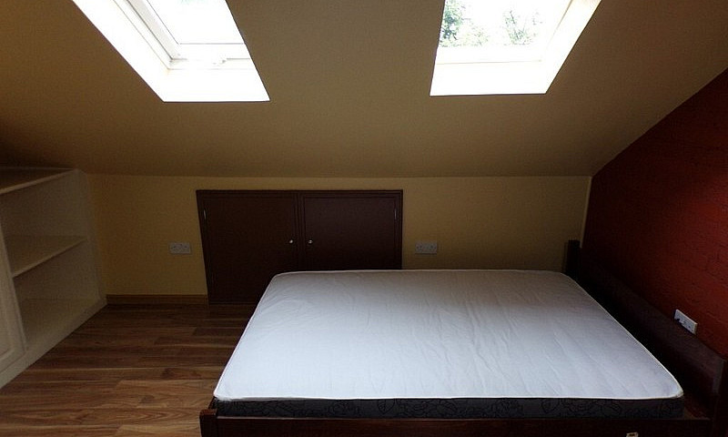 2 Bedroom Top Floor ...
