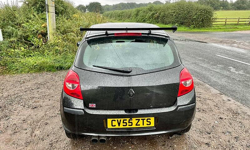 2005 Renault Clio 1....
