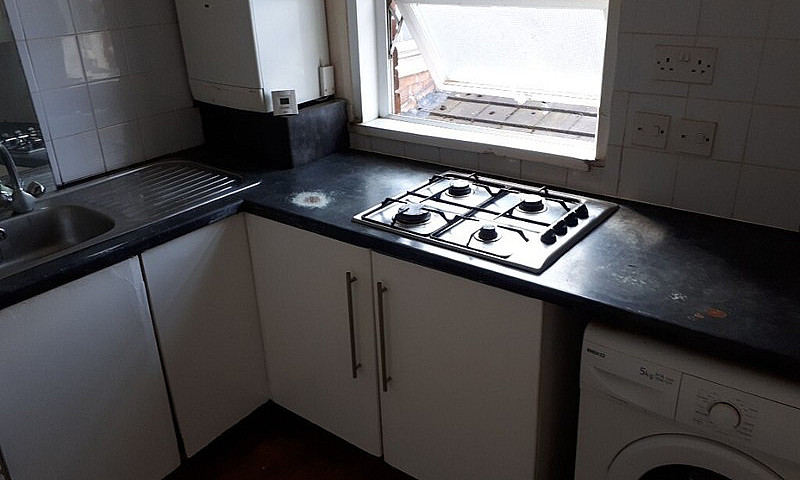 One Bedroom Flat ** ...