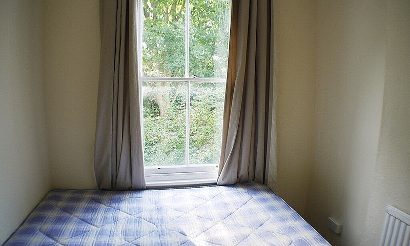 5 Bedroom Flat In Iv...