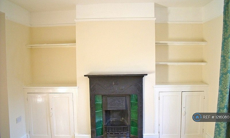 3 Bedroom House In T...