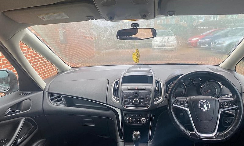 Vauxhall Zafira 2014...