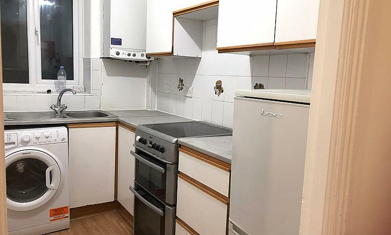 2 Bed Beautiful Flat...
