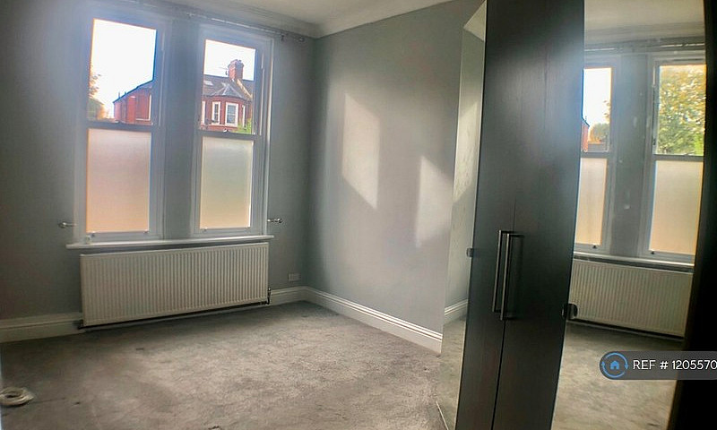 1 Bedroom Flat In Hi...