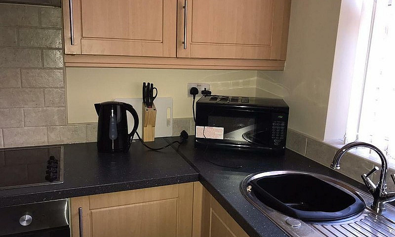 B16 Superb One Bed A...
