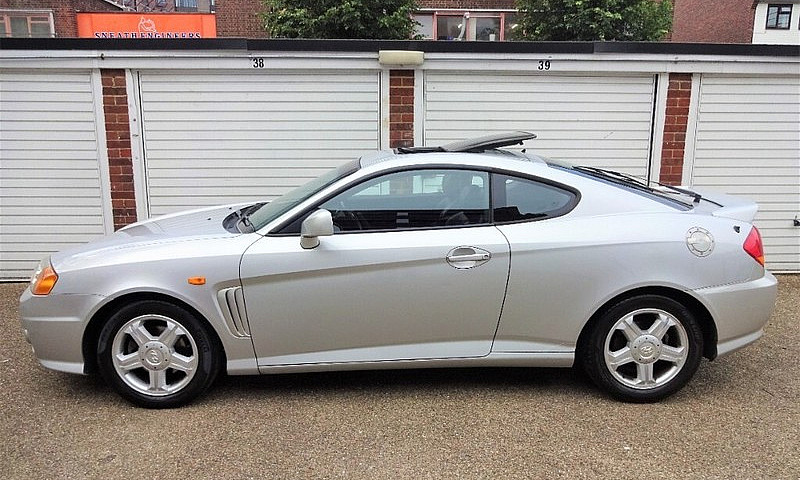 2004 Hyundai Coupe 2...