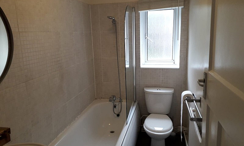 Superb One Bed Flat ...