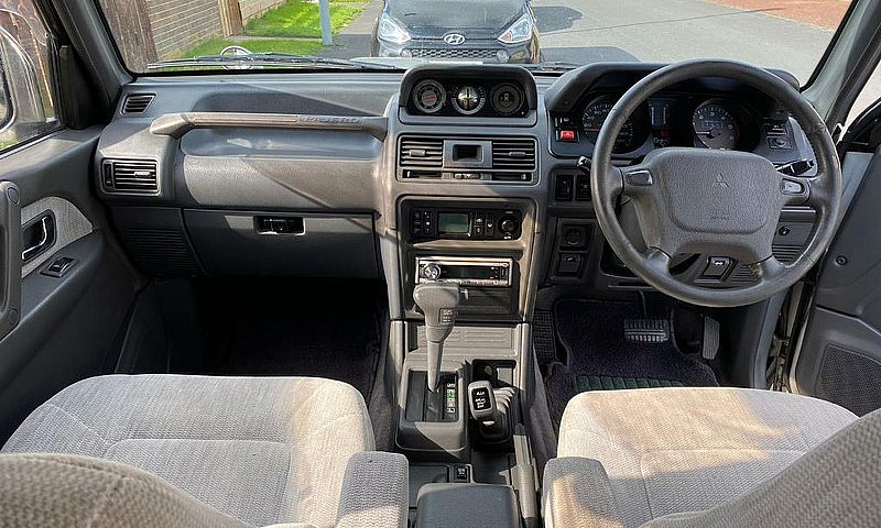 Mitsubishi Pajero 2....