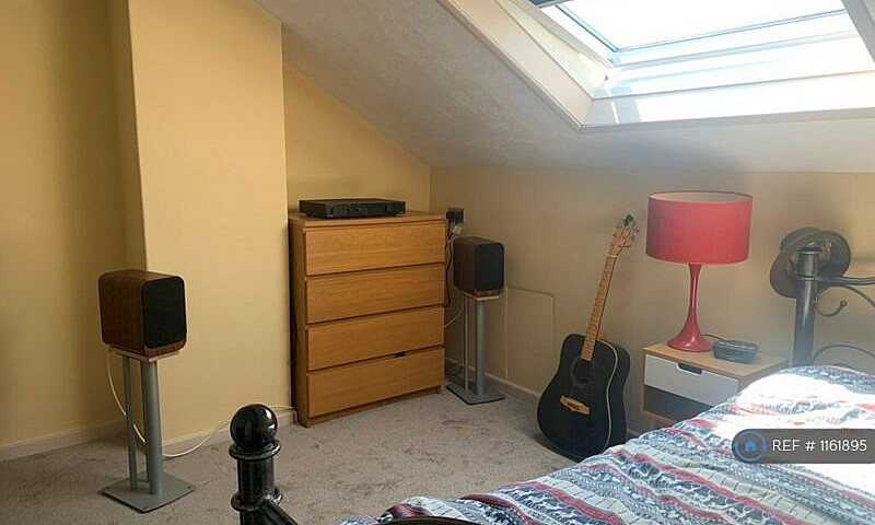 1 Bedroom In Cross F...