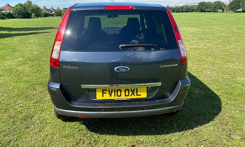 Ford Fusion Titanium...