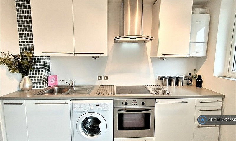 1 Bedroom Flat In Na...