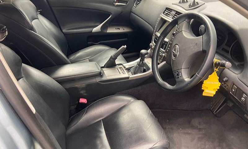 Lexus Is 220D...